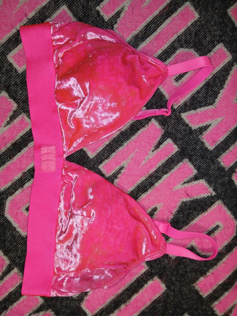 PINK Victoria's Secret Hot Barbie Pink Velour Bralette Large Removable Padding